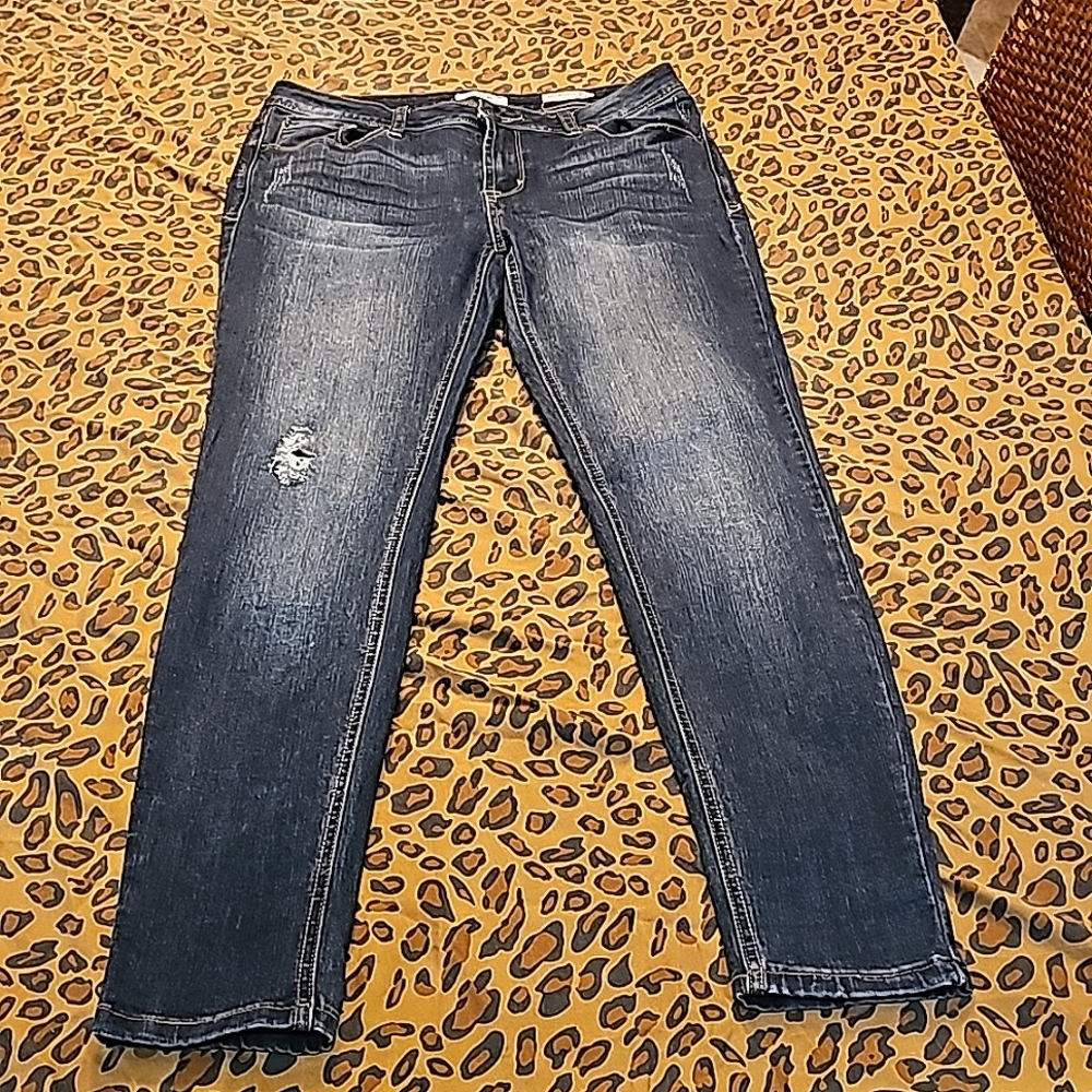 Kensi Jeans Blue denim with  frayes on leg hardly worn